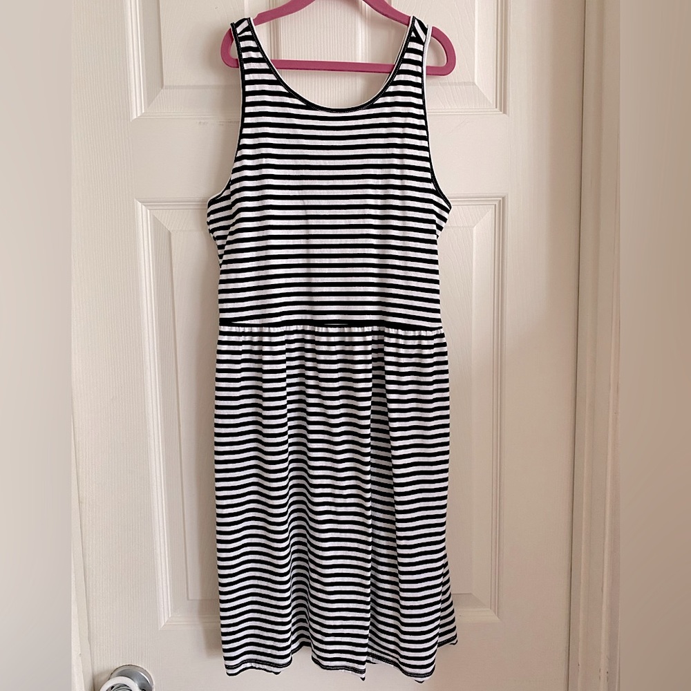 Old Navy Girls XL 14 PLUS Black & White Stripe Dress